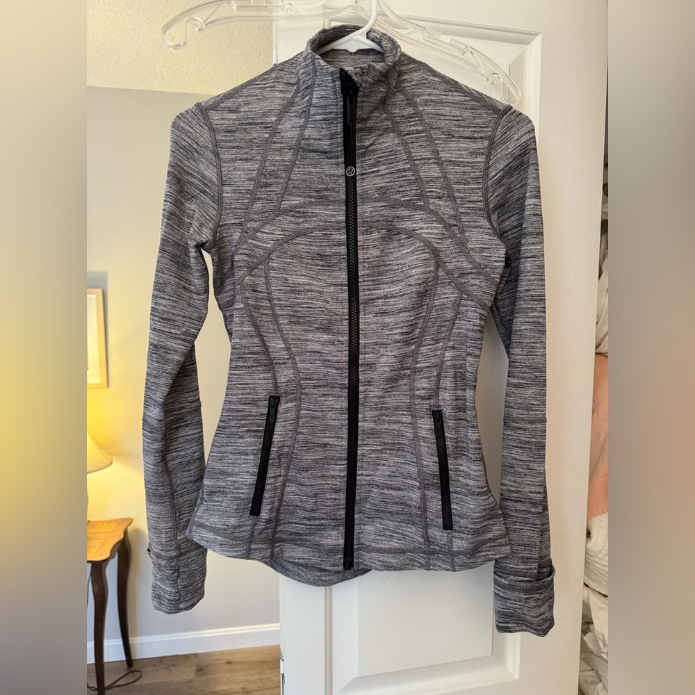 Lulu Lemon gray zip up Size 4